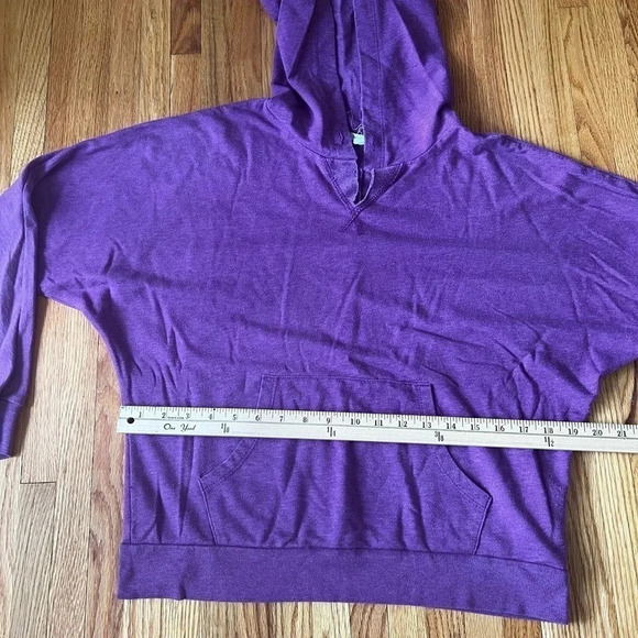 Forever21 light weight hoodie - Picture 2 of 5